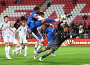 开云体育app-关于意大利队惨败，小组出线希望渺茫的信息