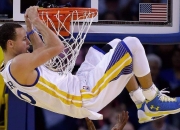 开云官方app入口-米切尔关键先生本色尽显，开拓者轻取广厦队展现团队韧性