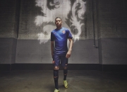 开云体育官方网站-西决生死战之夜，爱德华兹的孤星与群狼之舞