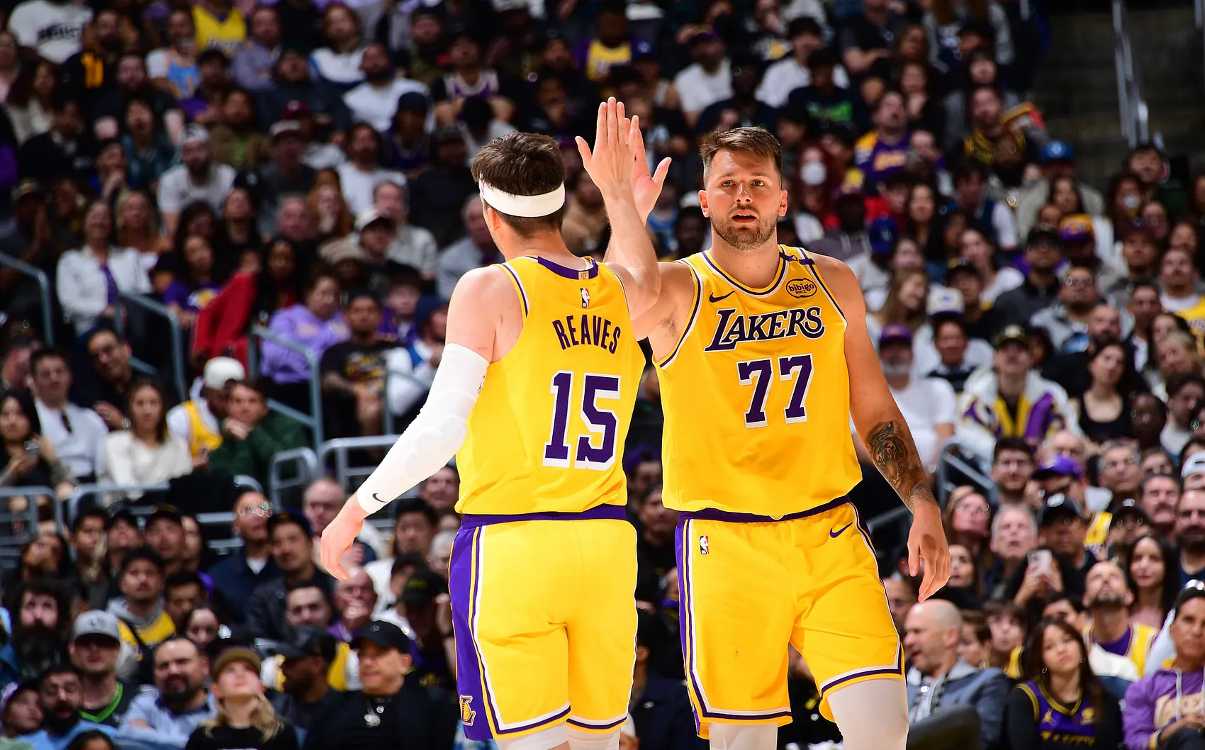 关于湖人轻取篮网B队，贝弗利关键制胜的信息