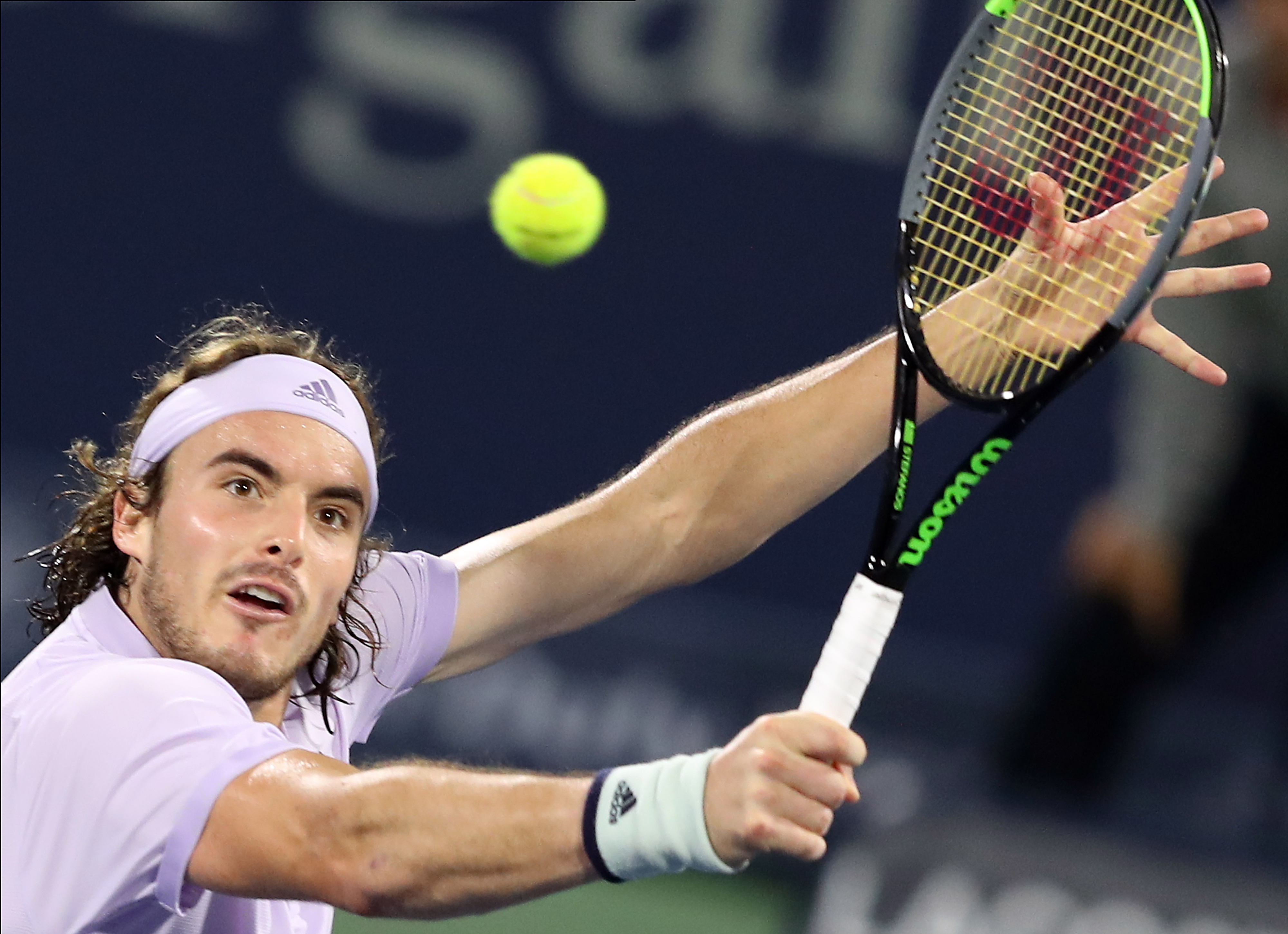 英国网球队逆转日本网球队，西西帕斯三分雨点燃全场的简单介绍