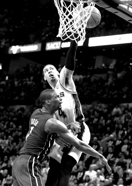 湖人鏖战马刺，丹尼·格林完成帽子戏法的简单介绍