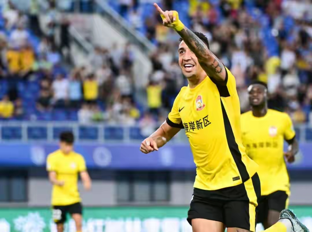 包含青岛黄海队员状态火热，连胜中超豪门的词条