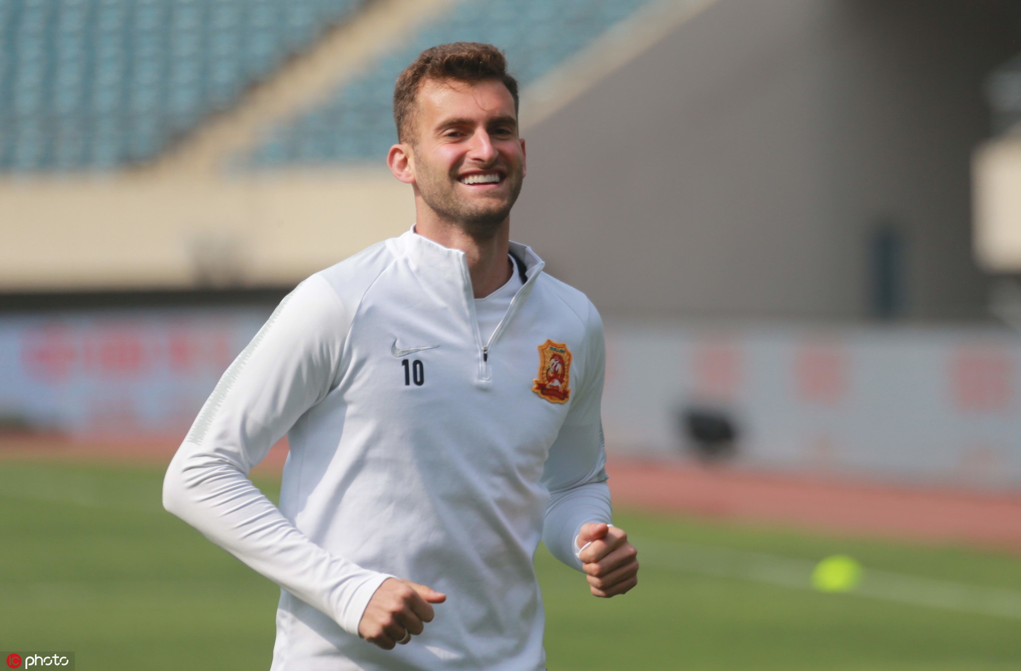 关于卓尔备战迪拜冬训，球队全员保持训练状态的信息