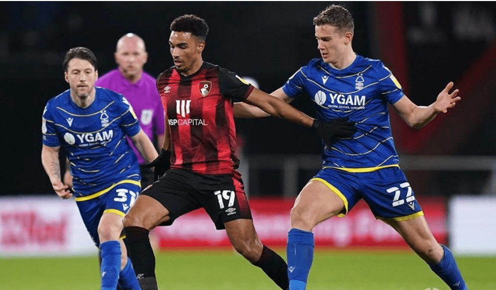 包含伯恩茅斯客场擒下瓦特福德，继续上升积分榜的词条