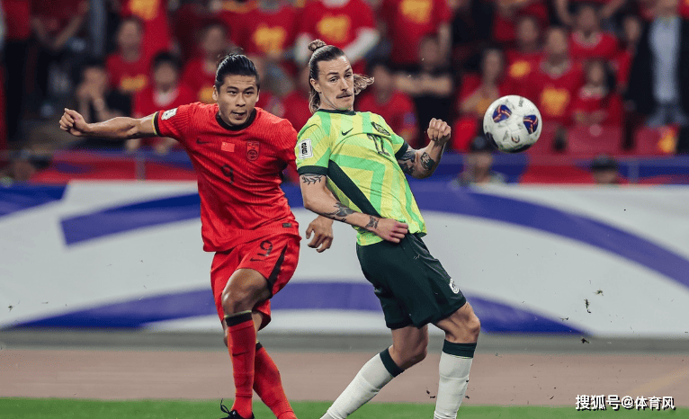 足球赛季胜负悬念难解，顶尖球队角逐激烈的简单介绍