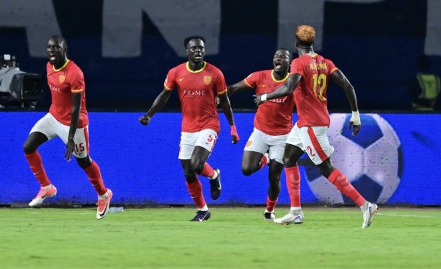 包含菲律宾球队不懈努力，亚冠比赛欲夺冠的词条