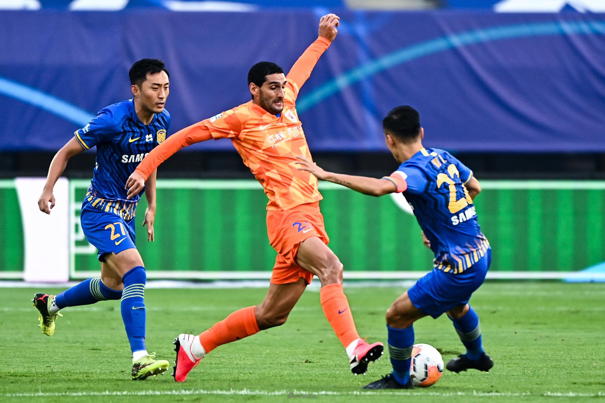 鲁能主场力擒苏宁,取得连胜 鲁能主场力擒苏宁,取得连胜