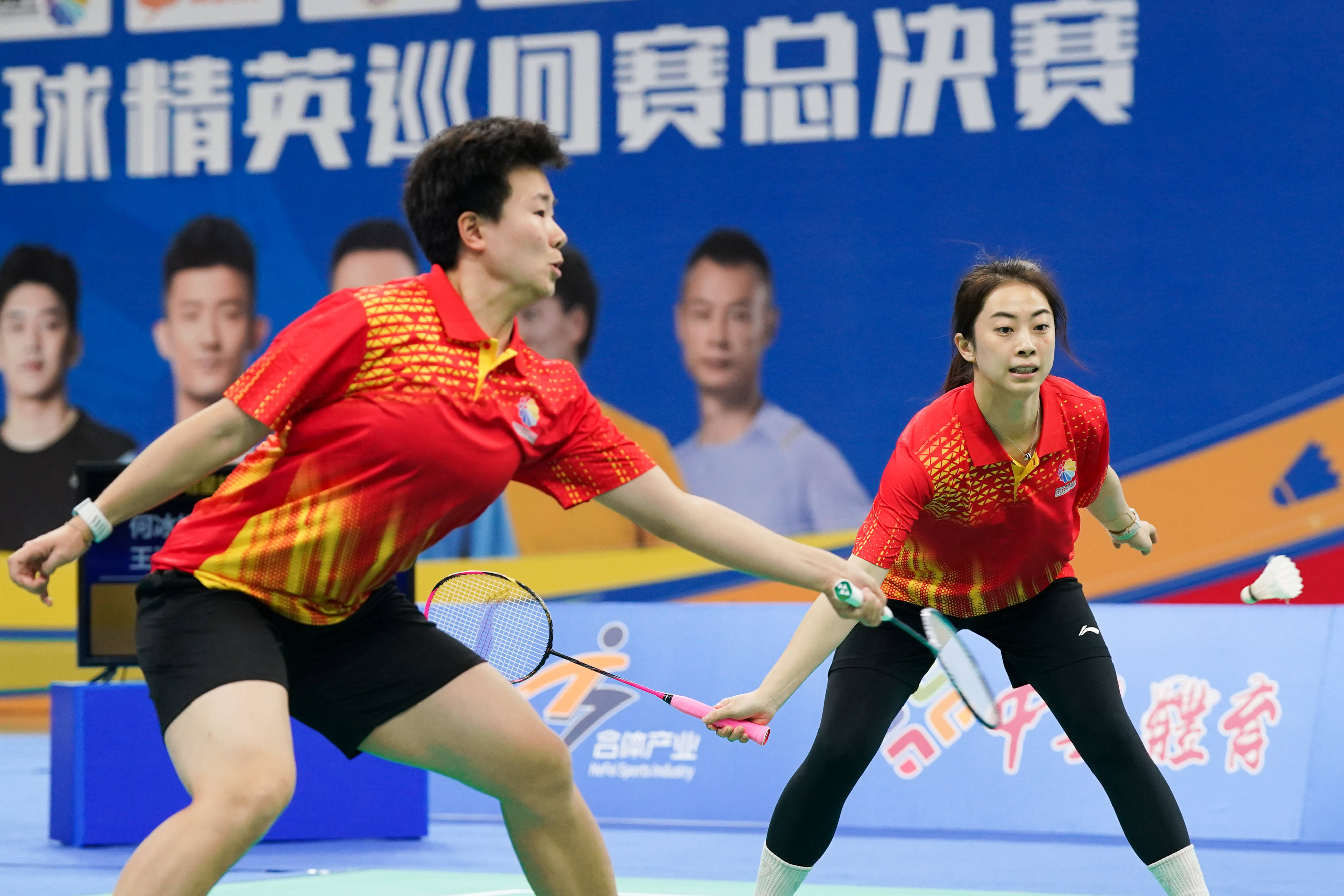 中国羽毛球队逆转英格兰羽毛球队，谌龙统治全场的简单介绍