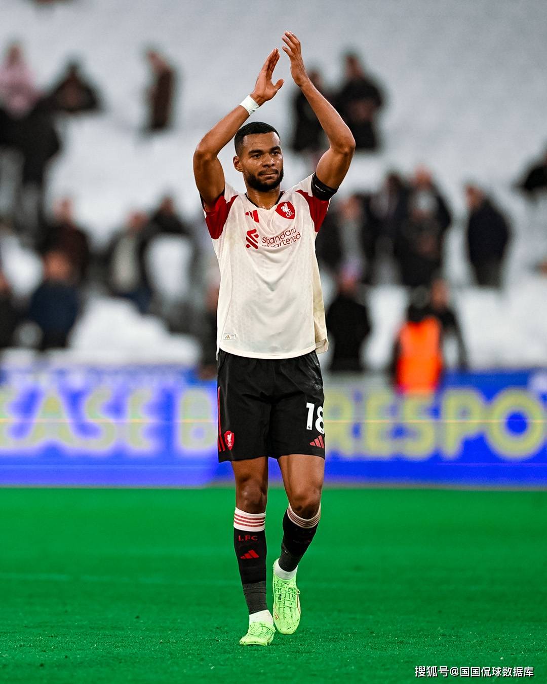 西汉姆联状态回暖，继续保持不败的简单介绍