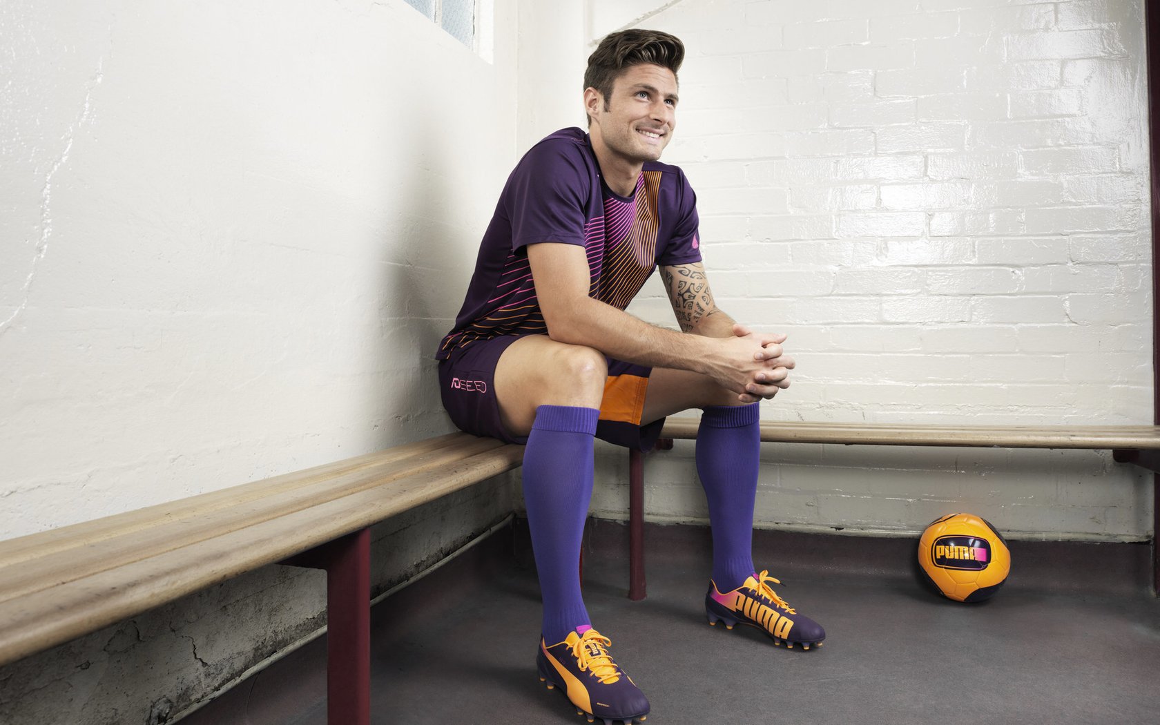 亚特兰大对阵爱尔兰，拉亚，那道划破绿茵的唯一性弧线